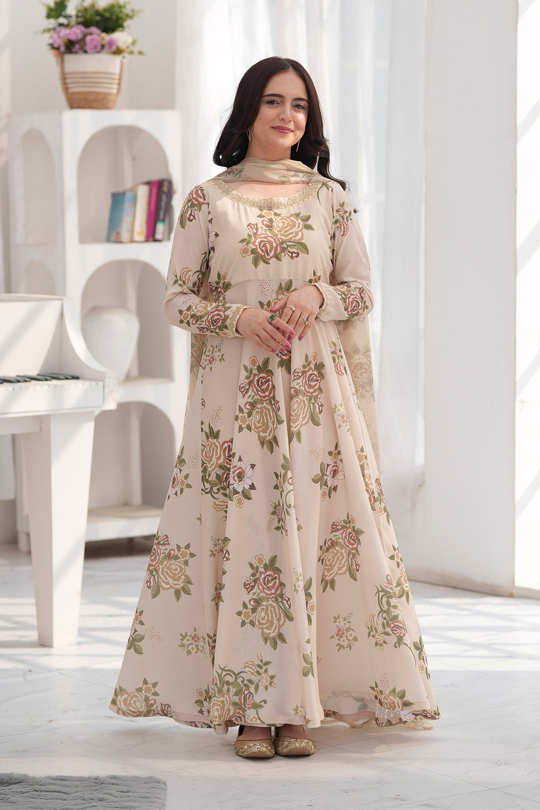 Latest Stylish Ladies Dress Designs in Pakistan | New & Trendy Fashion 2025 Peraan Latest Stylish Ladies Dress Designs in Pakistan | New & Trendy Fashion 2025 Peraan