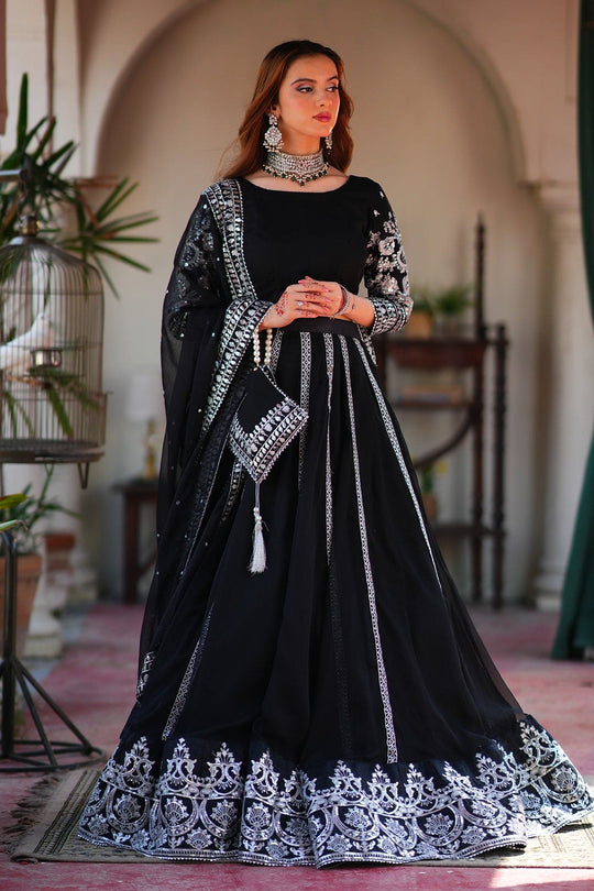 Sahiba Black