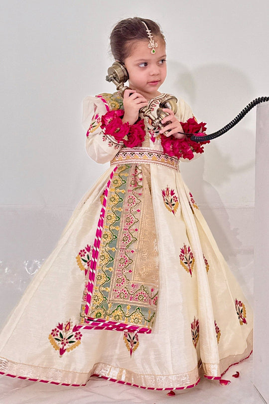 Mini Noori